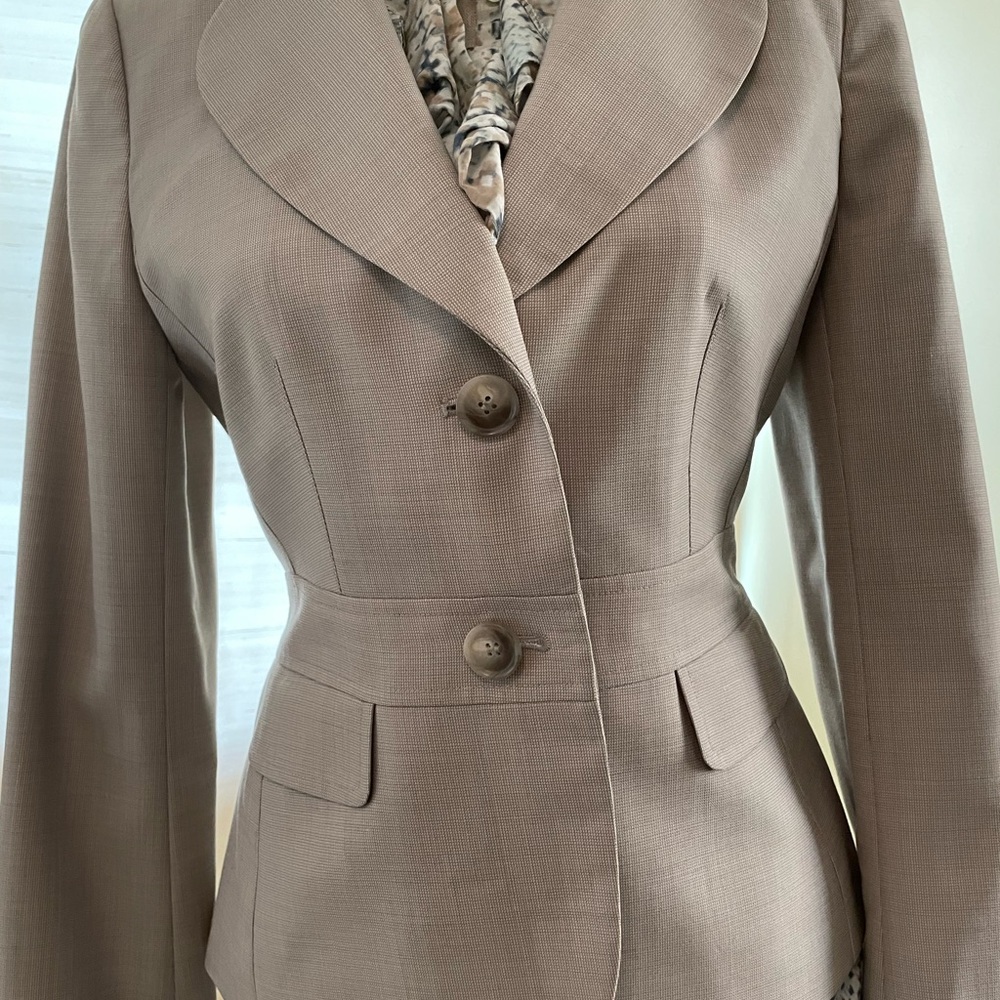Ann Taylor Greyish/Tan Trouser Suit with Elegant Silhouette